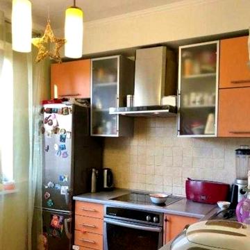 Продам 3к квартиру на Новых домах  Метро Дворец спорта
