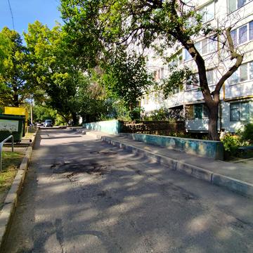 Амосова вул. (Корчагінців), 9