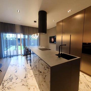 Таунхауз, Осокорки, 2 уровня, дизайнерский ремонт, мебель, техника