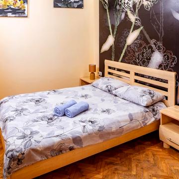 Пантелеймона Куліша вул., 14
