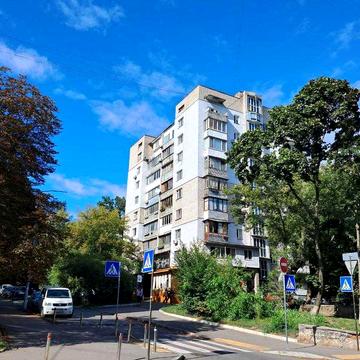 Продаж 1-кімнатної квартири біля метро та парку (Голосієво)