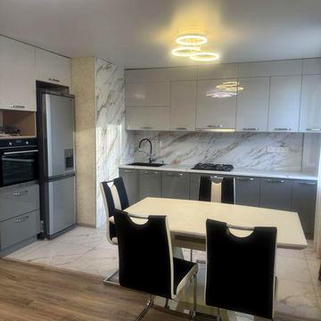 Продаю 3 х комнатную квартиру в СОЛЯНЫХ / Гвардейская