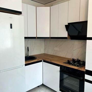 Квартира з ремонтом. Ліфт. ЖК Молодість.