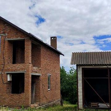 Будинок у селі Оринин.