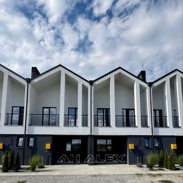 Продам сучасний таунхаус військбуд