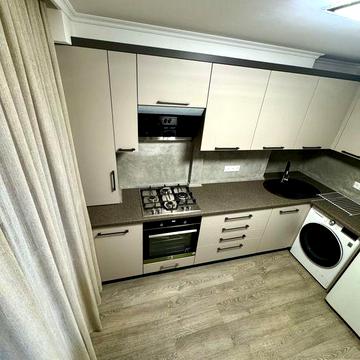 Продаю  Красивую 3х комнатную квартиру с Хорошим Ремонтом