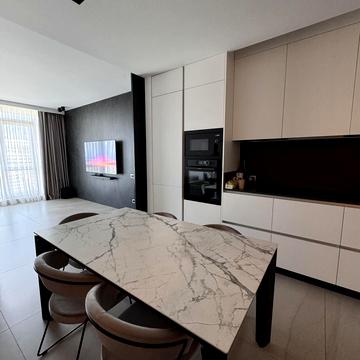 Трикімнатна квартира в Аркадії, тераса, вид на море, майстер-спальня, два паркомісця включено в вартість