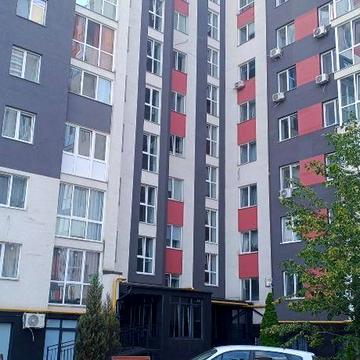 Квартира з ремонтом, навпроти школи, 1-й пов., газ. опалення. Центр. ЖК Контраст