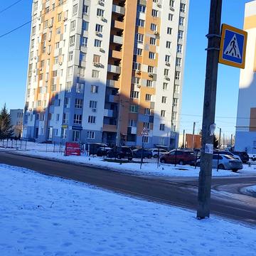 Домобудівельна вул., 3