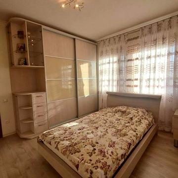 Сдам кухню студию +3 спальни Фонтанская дорога 55а.
6 эт/10.130 метров