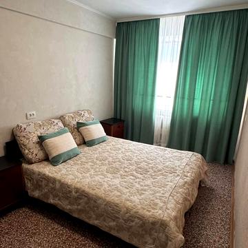 Степана Бандери вул., 6
