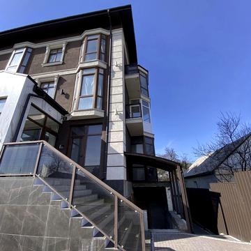 Соборна вул., 81а