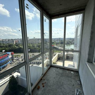 Степана Бандери вул., 2/1