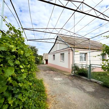 молодіжна, 43а