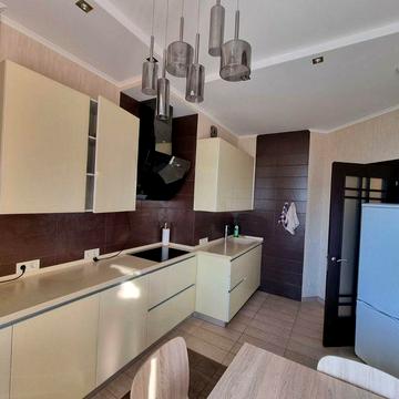 Оренда 45кв.м гардеробна , підземний паркінг метро Олімпійська