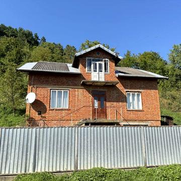 Продається цегляний будинок у селі Нижнів, 30 км до Івано-Франківська