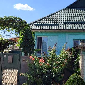 Продаю будинок зі зручностями та трьома видами опалення