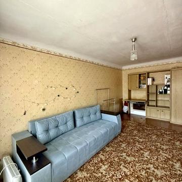 Богдана Хмельницького просп. (Героїв Сталінграда), 18