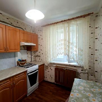 Продаж 1км.кв вул. Зодчих 72