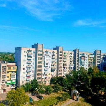 Продаж 2 кім квартири під ремонт р-н 8-9 школи