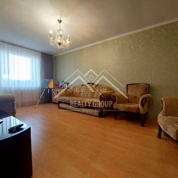 Володимира Бизова вул. (Якіра), 22