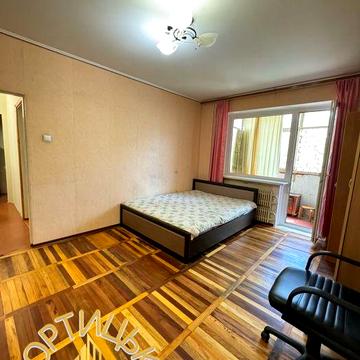 Продаж 2х кім.кв по вул. Дорошенко р-н 108 школи з меб та техн -19500$