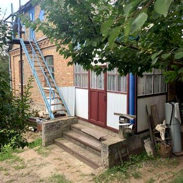 Продам будинок в центрі міста