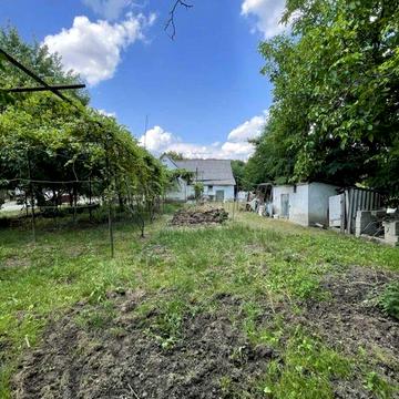 Продам  терміново старенький будинок