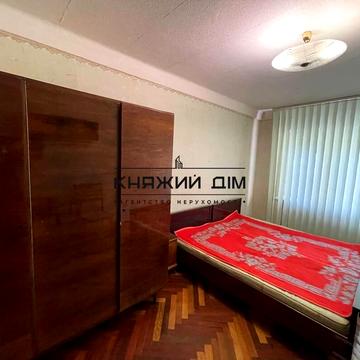 Митрофана Довнар-Запольського вул., 4-Б