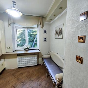 Камянецька вул., 118