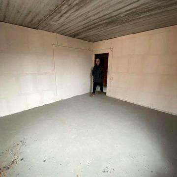 Продам 2к квартиру без ремонту в Центральному парку