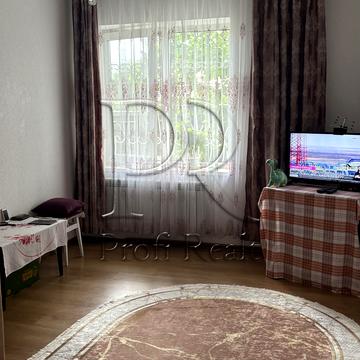 Зелена вул., 27