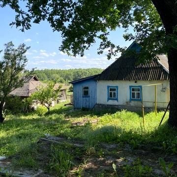 Хатинка + Струмок, с. Красне Перше, м. Обухів 3км, м. Київ 35км.