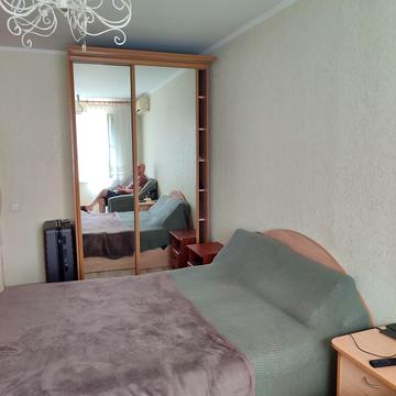 Івасюка, 25