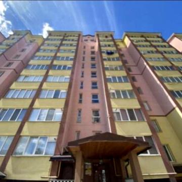 Тролейбусна вул., 13