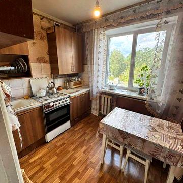 2-комн. 56 м2 4/9 кирп. на метро Шулявская