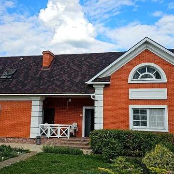 Гарний будинок під лісом. Є ВІДЕООГЛЯД.