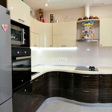 Продається кутовий таунхаус з ремонтом і меблями.Свій вїзд