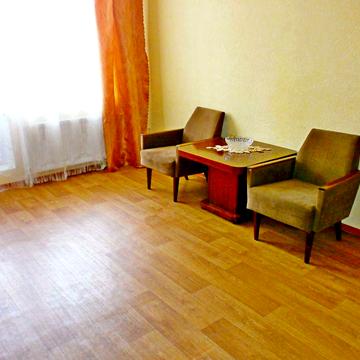 Сдам 1 ком кв  у метро Холод Гора. В кв ГАЗ.