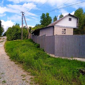 Дача с садом і власною криницею в центрі села
