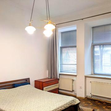 Миколи Гоголя вул., 10
