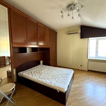 Оренда,центр,2-рівневої 4к/квартири вул:Прорізна 12
