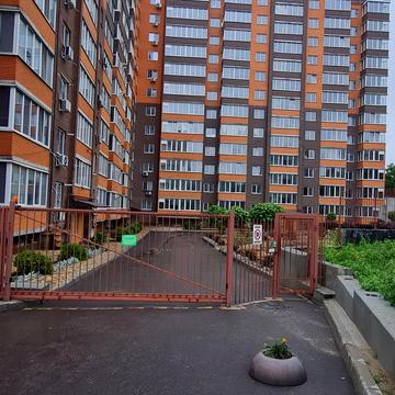 Мостобудівників вул., 18