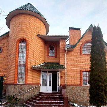 Продам або обміняю на квартири з доплатою.