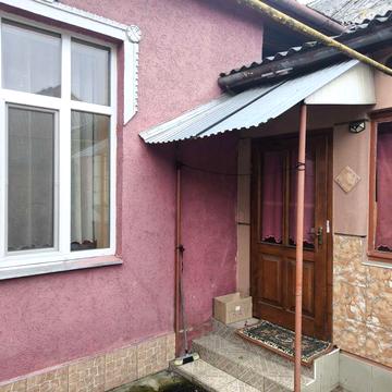 Продається 2-х кімнатна квартира в центрі м.Берегове
