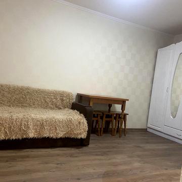 Академіка Доброхотова вул., 26