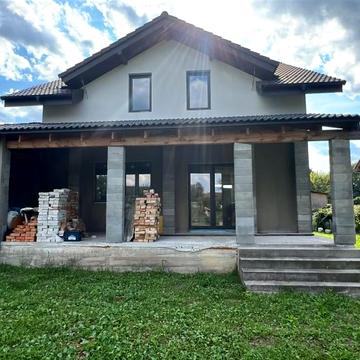 Ніни Барбона вул., 14в