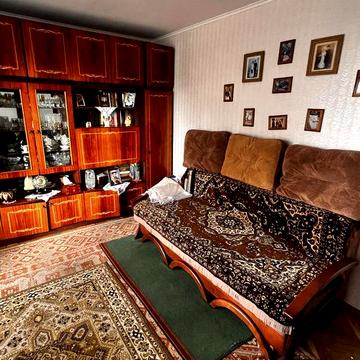 Продається простора 2-кімнатна квартира з лоджією, 55 м²
