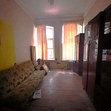 $$ Продам квартиру під ремонт або під комерцію, р-н Пивзавод