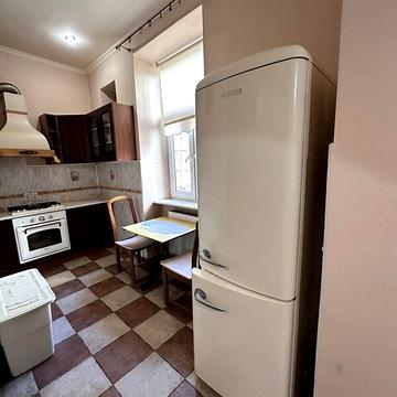 Продаж 2к Квартира Гнатюка Академіка вулиця